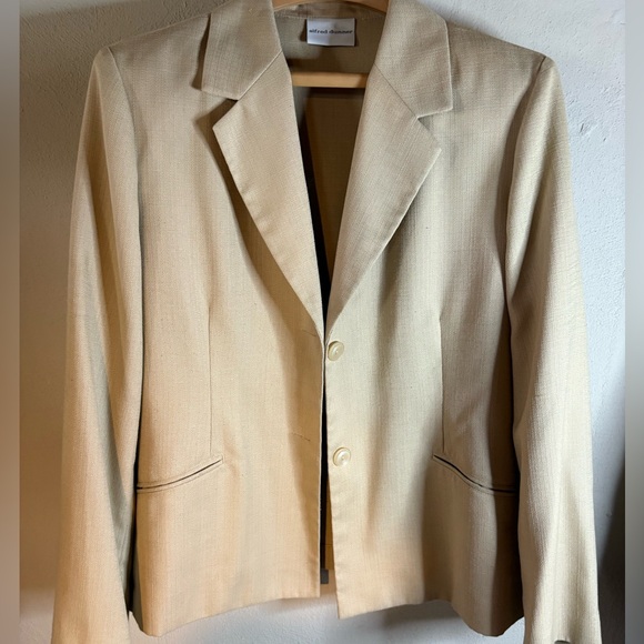 Alfred Dunner Linen look tan Blazer 
No size tag But is Definitely an XL - Picture 1 of 4